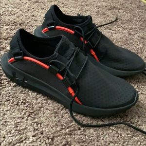 Under Armour Youth Boys Grade UA RailFit shoes